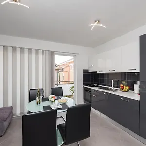  Apartament Lavi